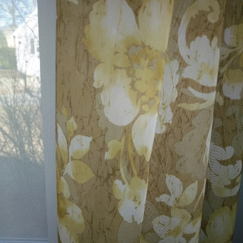 Gorgeous sheer curtains. - Picture 2 of 2